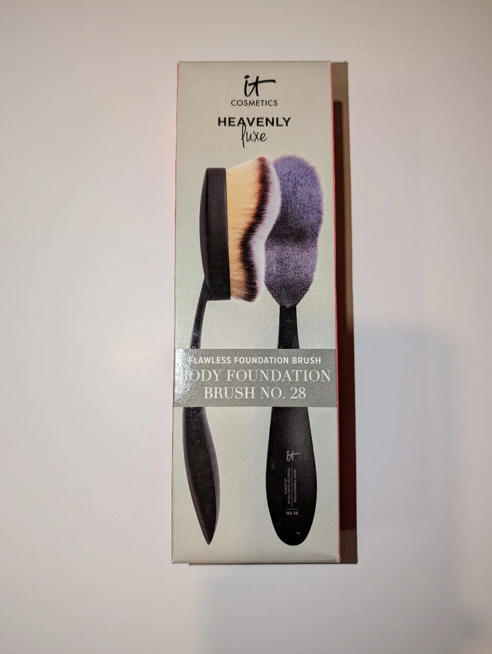 It Cosmetics body brush No. 28